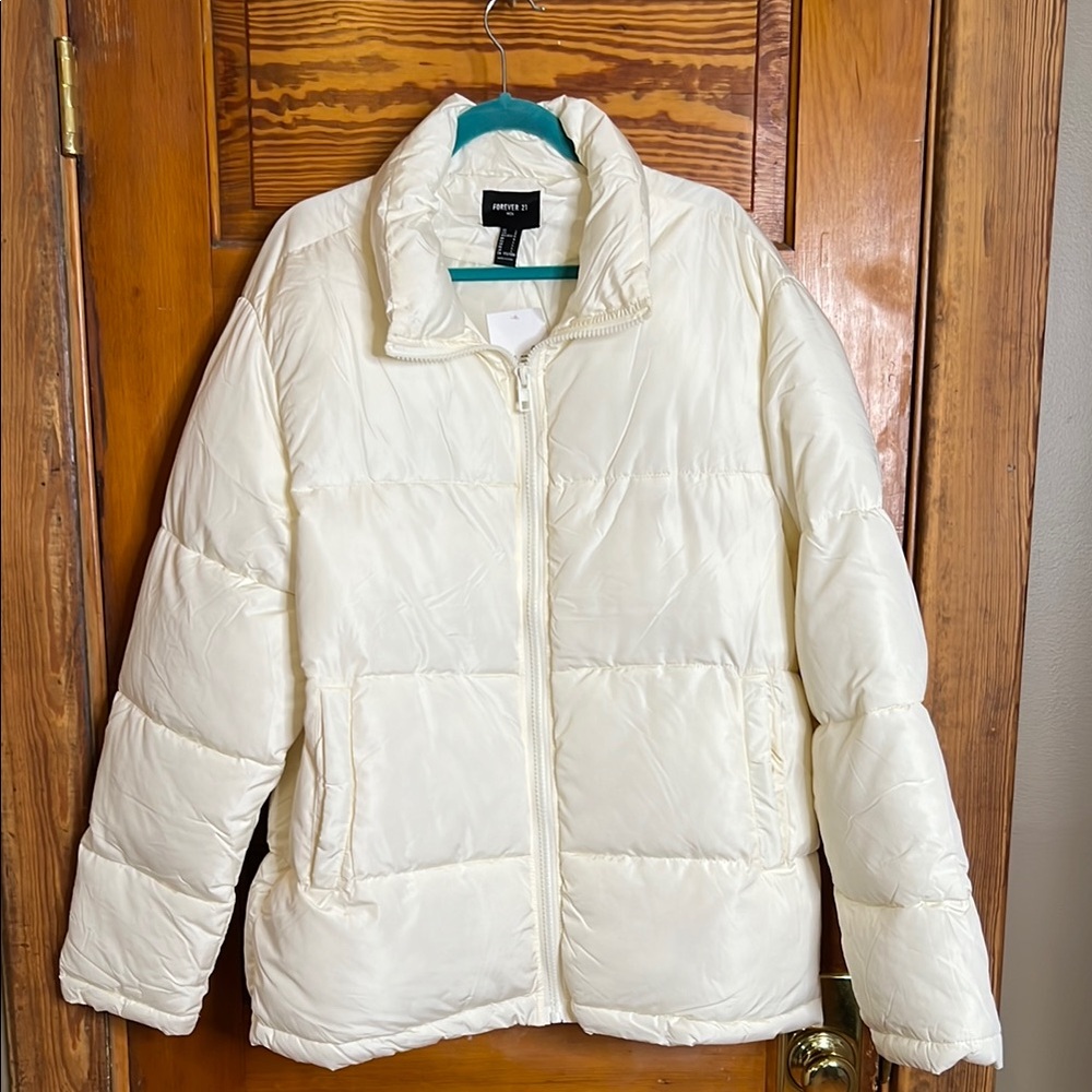 Forever 21 NWT Mens Puffer Coat Size L Cream Full Zip and Pockets